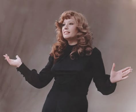 Алла Пугачова В Молодості: Путь к Звёздной Карьере и Личные Вехи